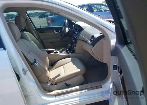 2013 Mercedes-Benz C 250 Luxury from USA, damaged, VIN WDDGF4HB0DA773342